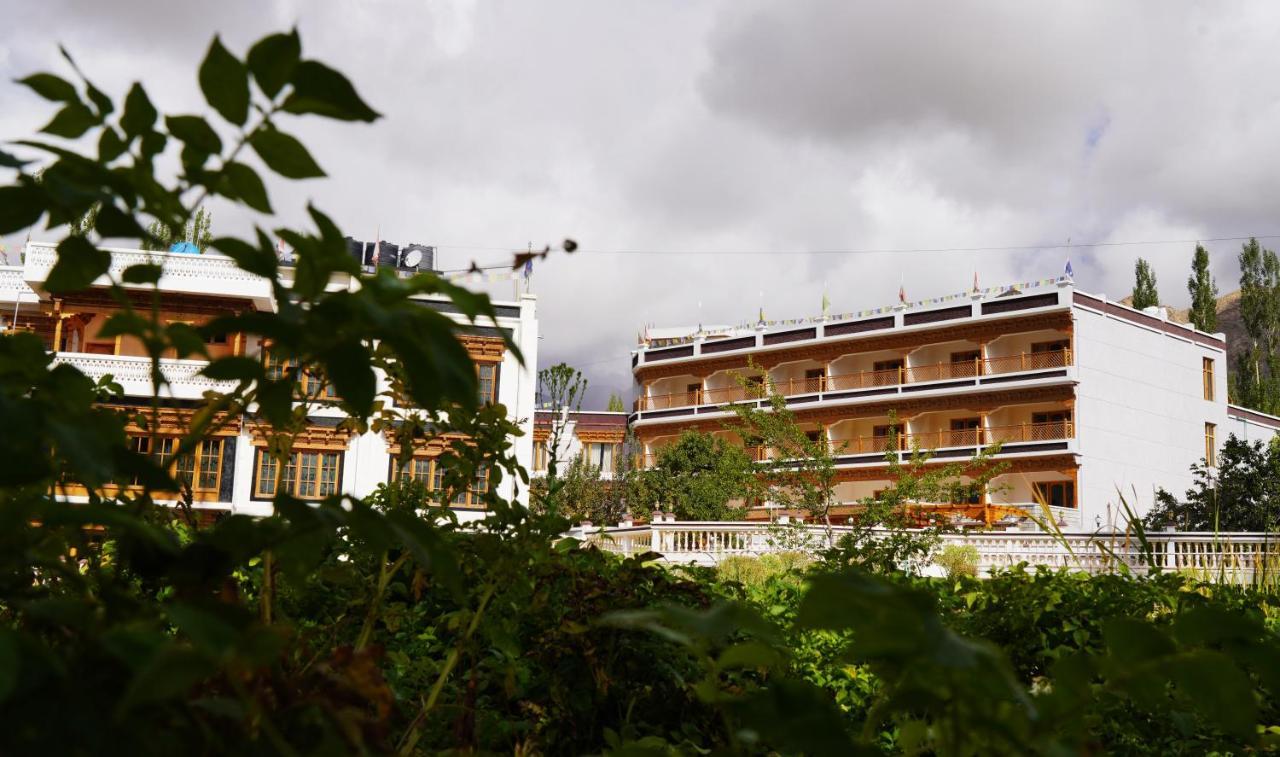 Hotel The Grand Khasdan Лех Екстер'єр фото