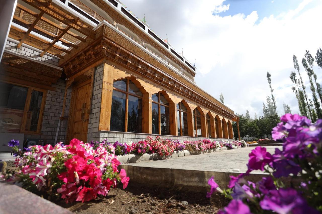 Hotel The Grand Khasdan Лех Екстер'єр фото
