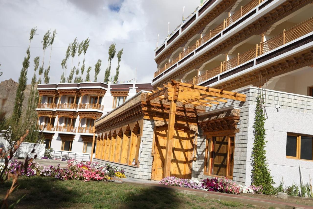 Hotel The Grand Khasdan Лех Екстер'єр фото